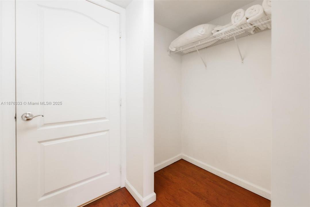 1200 Brickell Bay Dr 1720, Miami, Florida 33131, Estados Unidos