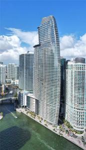300 Biscayne Blvd Way 2809, Miami, Florida 33131, USA