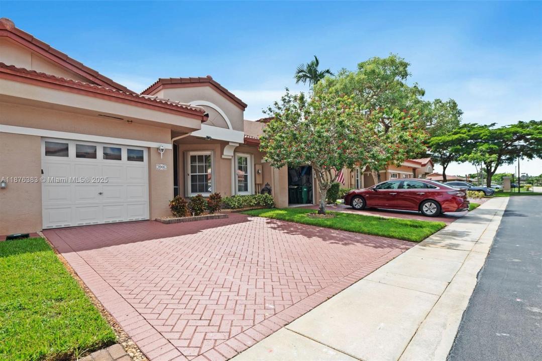 9906 Malvern Dr, Tamarac, Florida 33321