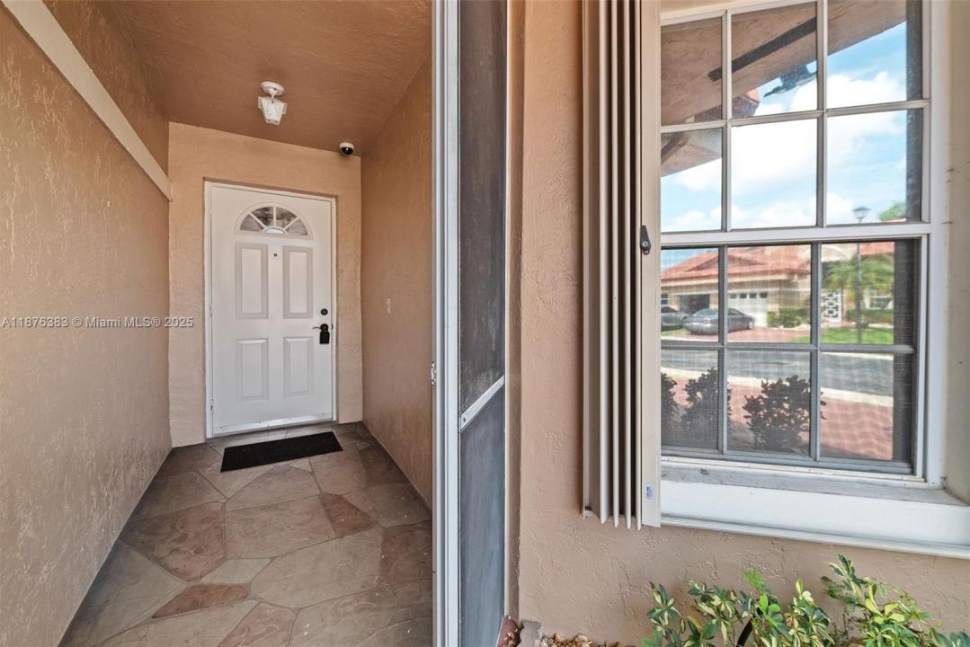 9906 Malvern Dr, Tamarac, Florida 33321