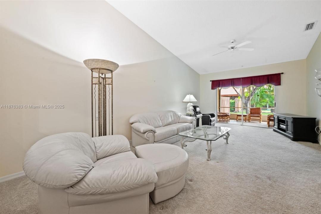 9906 Malvern Dr, Tamarac, Florida 33321