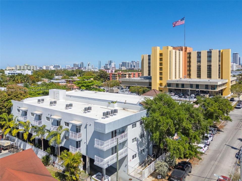 1029 NW 3rd St, Miami, Florida 33128