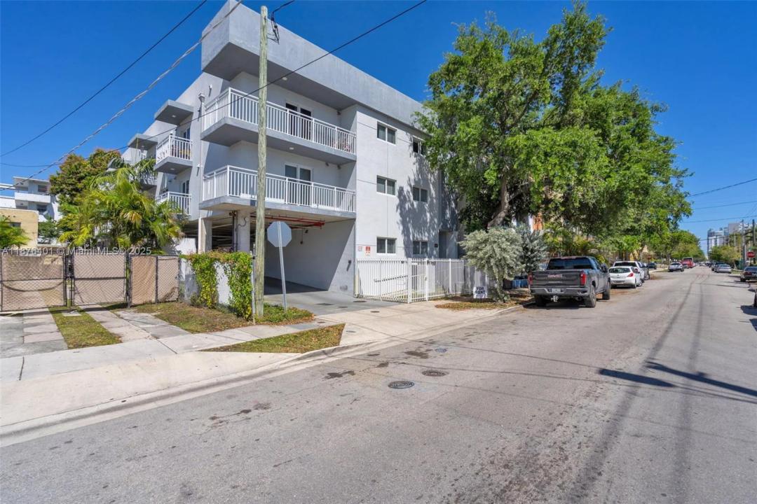 1029 NW 3rd St, Miami, Florida 33128