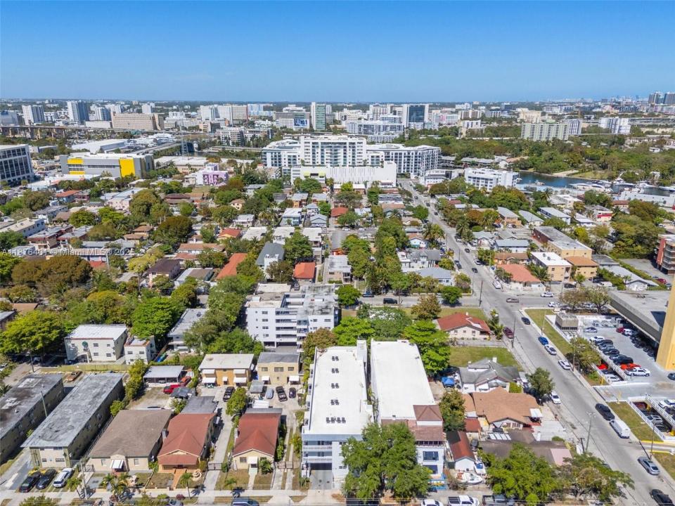 1029 NW 3rd St, Miami, Florida 33128