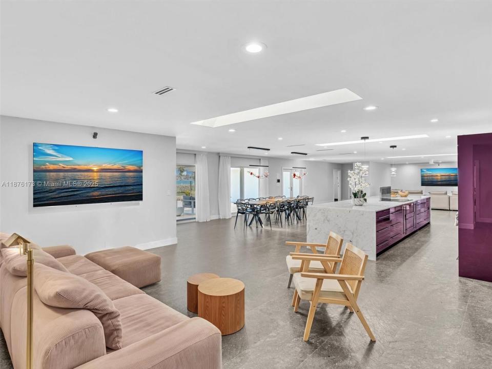 840 S Southlake Dr, Hollywood, Florida 33019