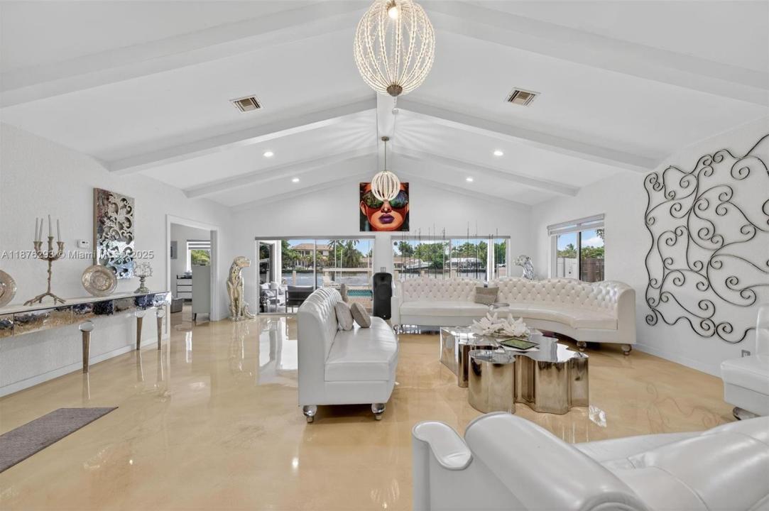 317 S Riverside Dr, Pompano Beach, פלורידה 33062, ארצות הברית של אמריקה