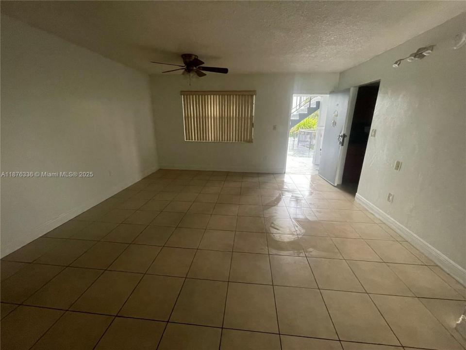 7105 W 13th Ave 102, Hialeah, Флорида 33014, Соединенные Штаты