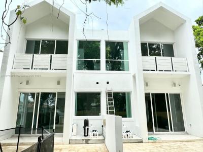 5728 NW 5th Court TH-2, Miami, Florida 33127, USA