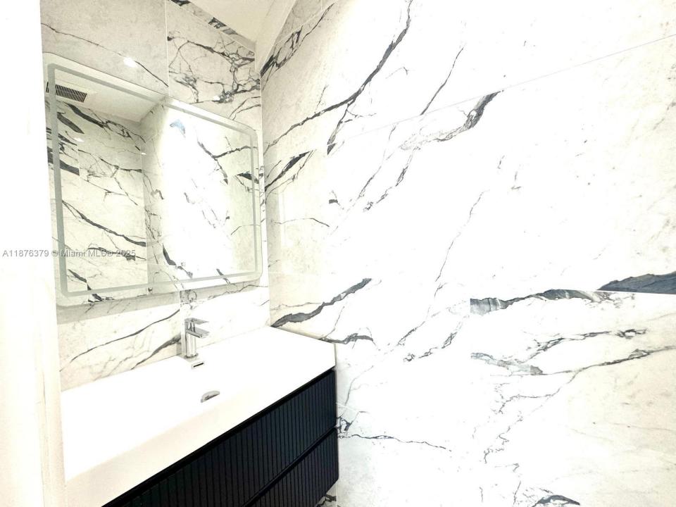 5728 NW 5th Court TH-2, Miami, Floride 33127, États-Unis