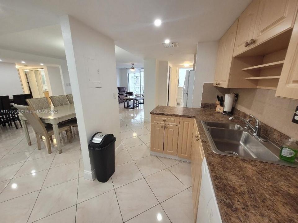 18081 Biscayne Blvd 1102, Aventura, Флорида 33160, Соединенные Штаты