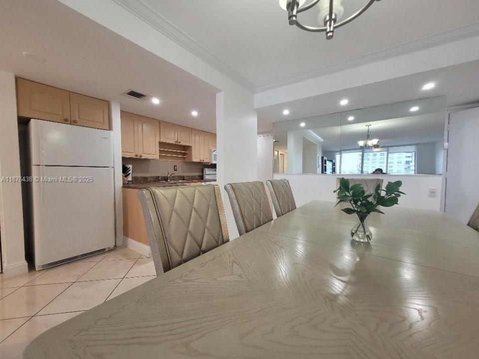 18081 Biscayne Blvd 1102, Aventura, Флорида 33160, Соединенные Штаты