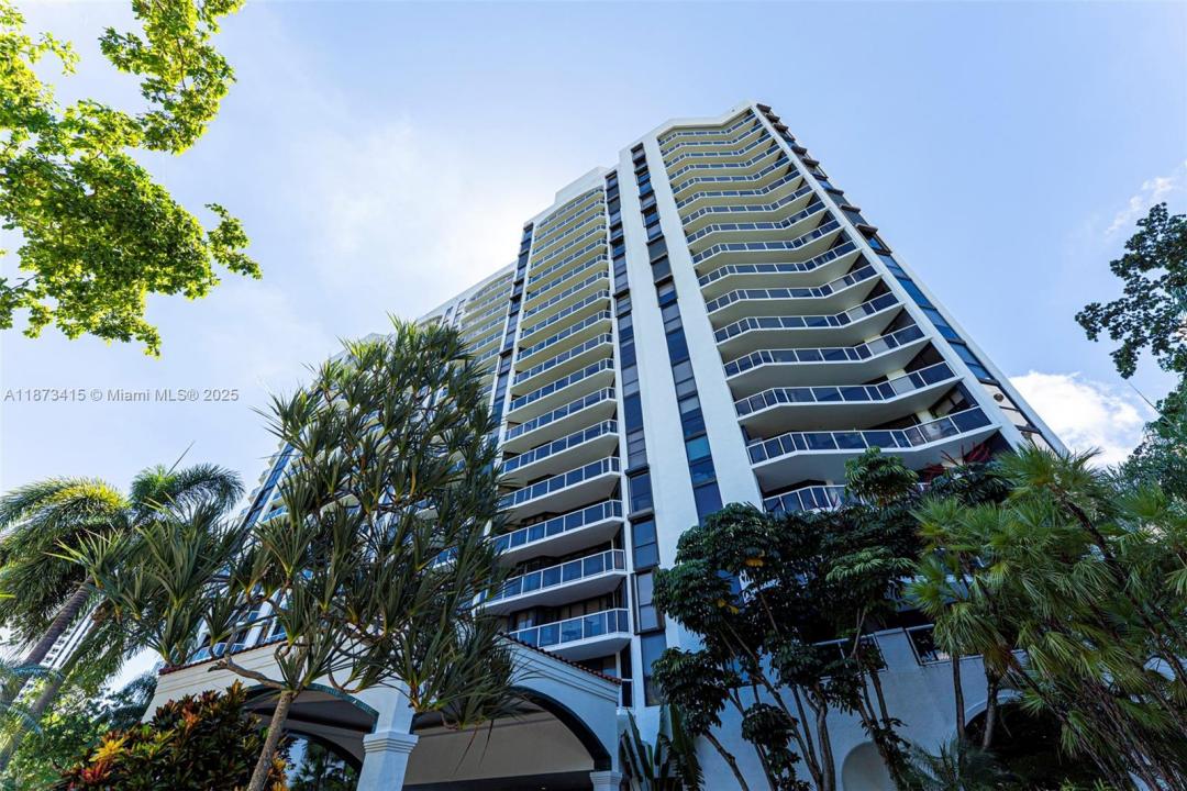 3640 Yacht Club Dr 305, Aventura, Florida 33180