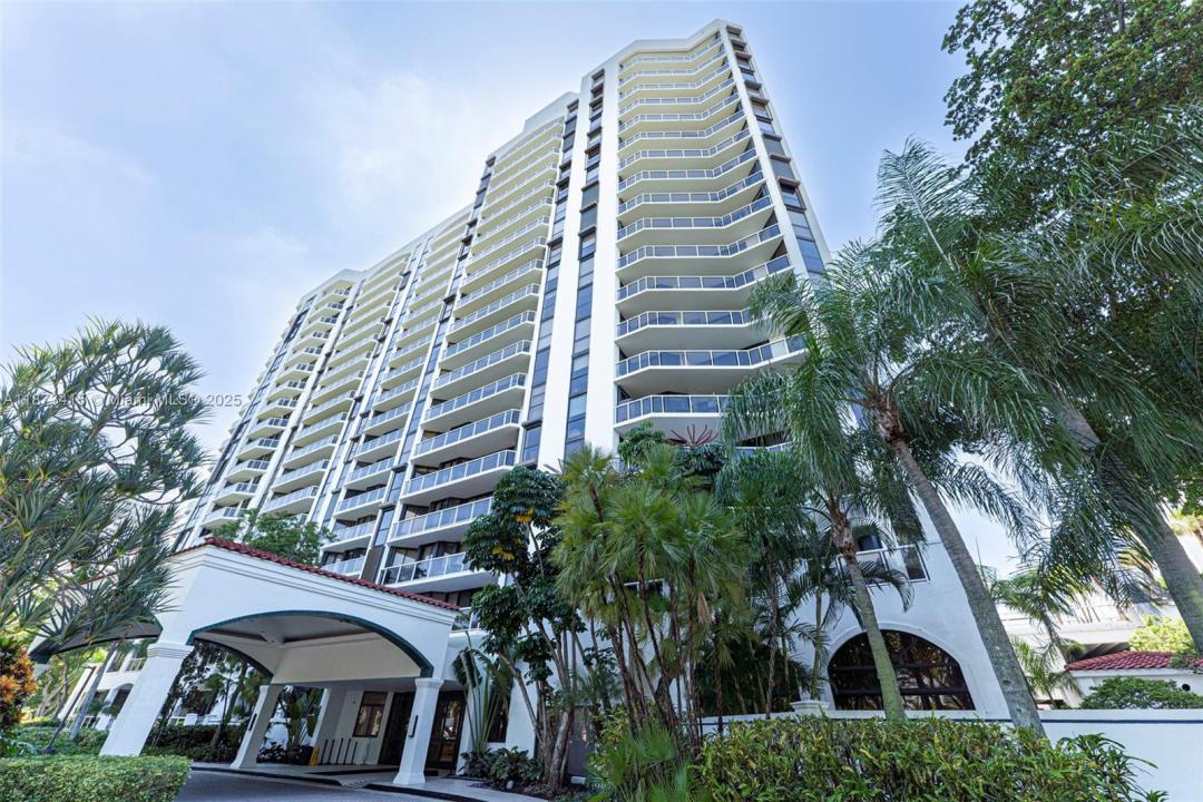3640 Yacht Club Dr 305, Aventura, Florida 33180