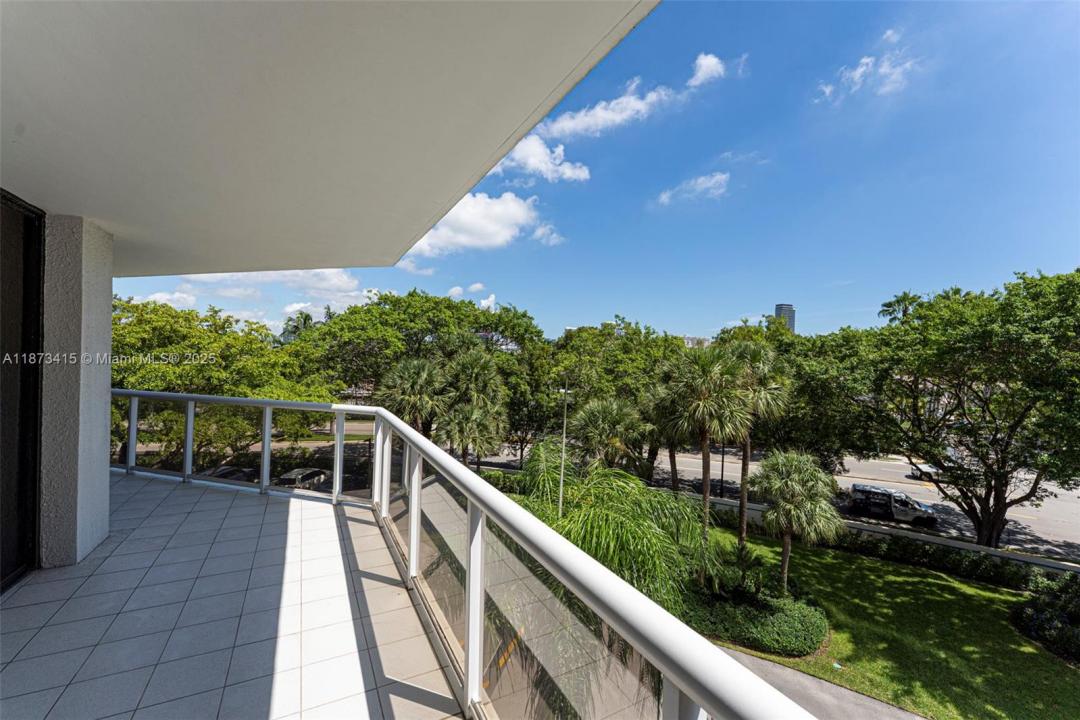 3640 Yacht Club Dr 305, Aventura, Florida 33180