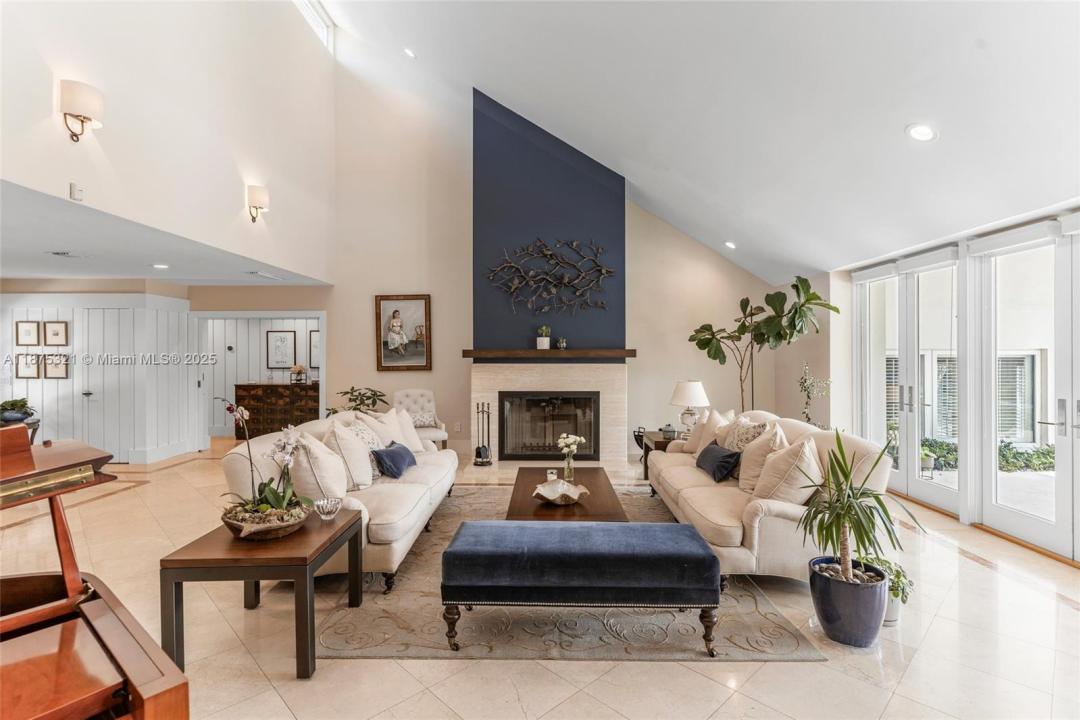 451 Ridge Rd, Coral Gables, Floryda 33143, USA