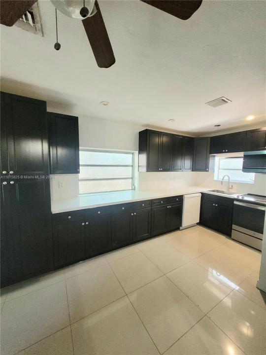 1132 Moffett St, Hallandale Beach, Florida 33009, Amerika Birleşik Devletleri