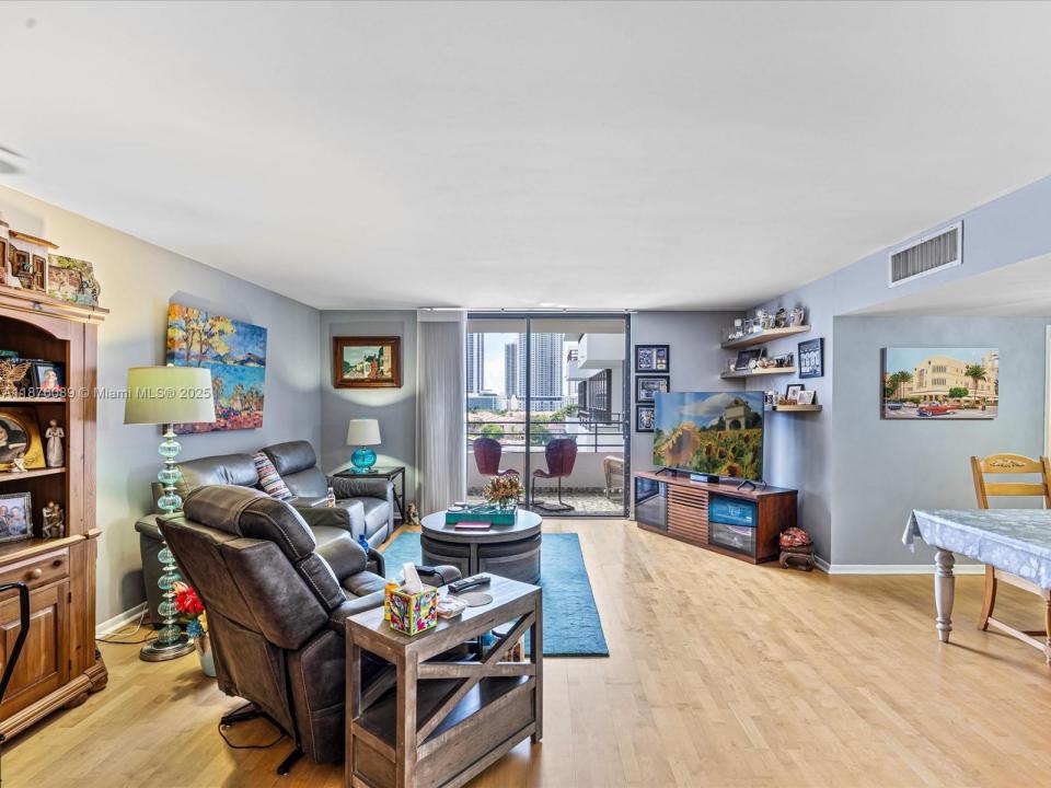 500 Three Islands Blvd 517, Hallandale Beach, Флорида 33009, Соединенные Штаты