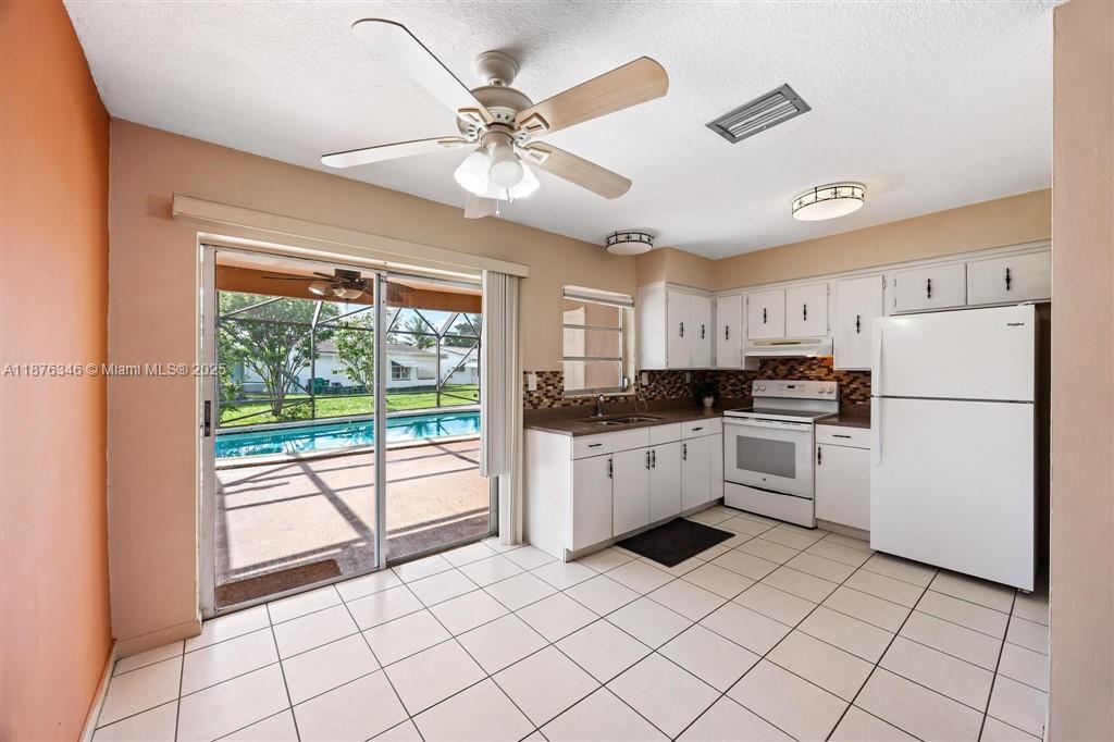 5710 NW 87th Ter, Tamarac, Florida 33321, USA