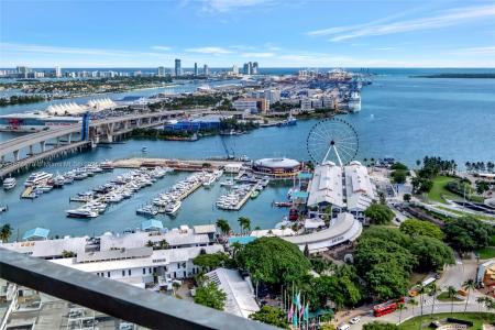 398 NE 5th St 1407, Miami, Florida 33132, USA