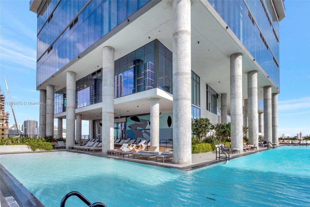 398 NE 5th St 1407, Miami, Florida 33132, USA