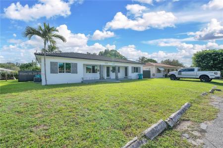 11221 NE 9th Ct, Biscayne Park, Florida 33161, USA