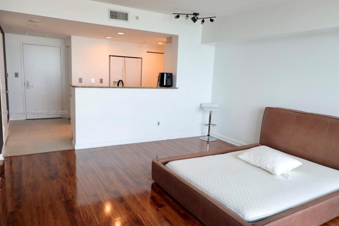 325 S Biscayne Blvd 4220, Miami, Florida 33131, HOA KỲ