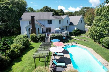 215 Finch Lane, North Kingstown, רוד איילנד 02874, ארצות הברית של אמריקה