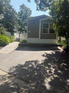 32 Krzak Road, North Kingstown, RI 02852, USA