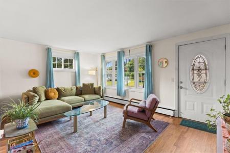 65 Hoyt Street, Warwick, Rhode Island 02886, USA