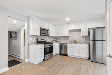 90 Huron Street, Warwick, RI 02889, USA