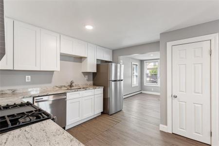 90 Huron Street, Warwick, Rhode Island 02889, USA
