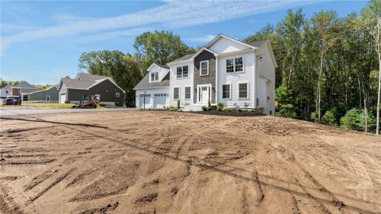 62 Orchard Avenue, Johnston, Rhode Island 02919, USA