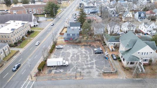 19 Warwick Avenue, Cranston, Rhode Island 02905