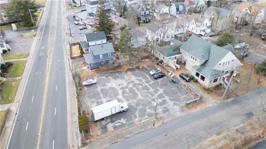 19 Warwick Avenue, Cranston, Rhode Island 02905