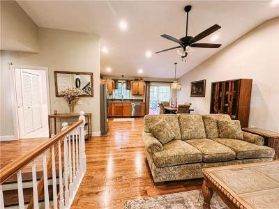 90 Red Maple Terrace, North Kingstown, Rhode Island 02852, USA