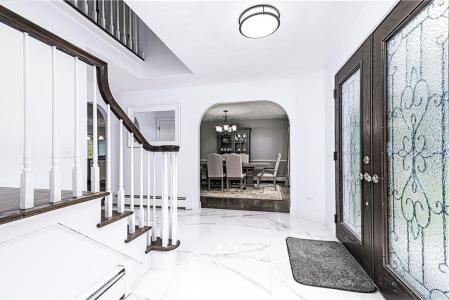 44 Heritage Drive, Warwick, Rhode Island 02818