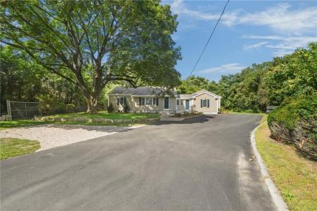 889 Centerville Road, Warwick, Rhode Island 02886