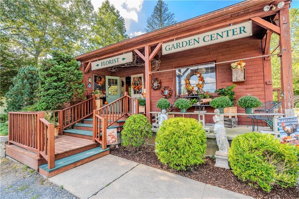 1688 Old Louisquisset Pike, Lincoln, Rhode Island 02865