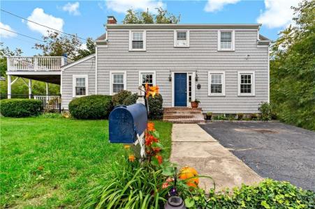 41 Spadina Avenue, Warwick, Rhode Island 02889