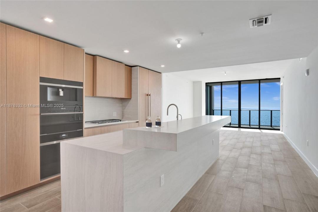 900 N Ocean Blvd 1904, Pompano Beach, פלורידה 33062, ארצות הברית של אמריקה 