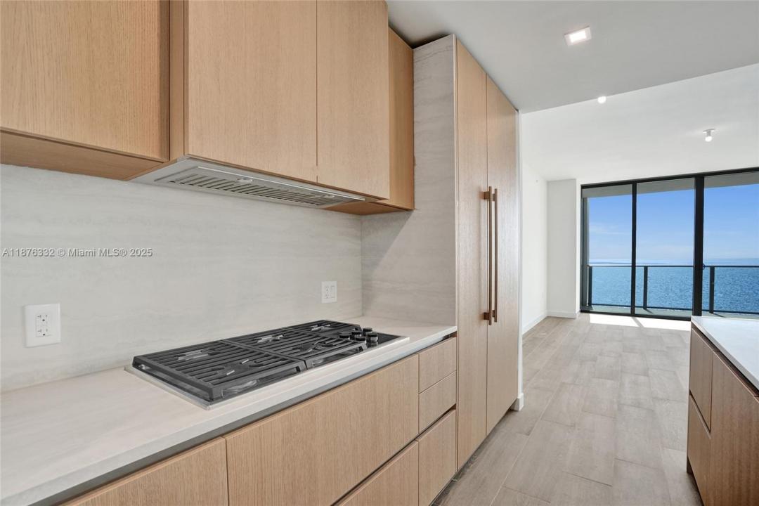 900 N Ocean Blvd 1904, Pompano Beach, פלורידה 33062, ארצות הברית של אמריקה 