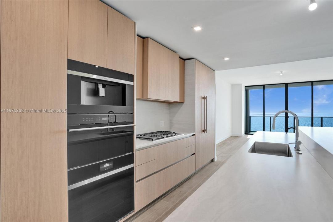 900 N Ocean Blvd 1904, Pompano Beach, פלורידה 33062, ארצות הברית של אמריקה 