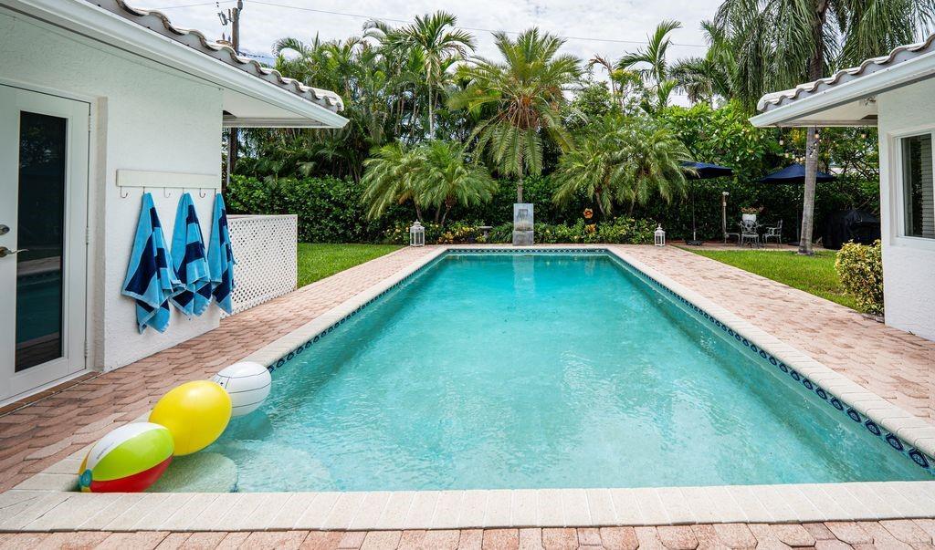 242 Algiers Ave, Lauderdale By The Sea, Florida 33308