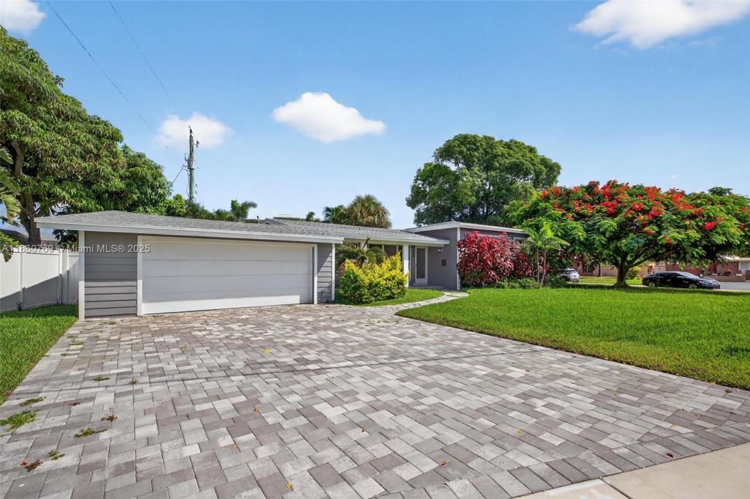 1421 SE 10th St, Deerfield Beach, Florida 33441