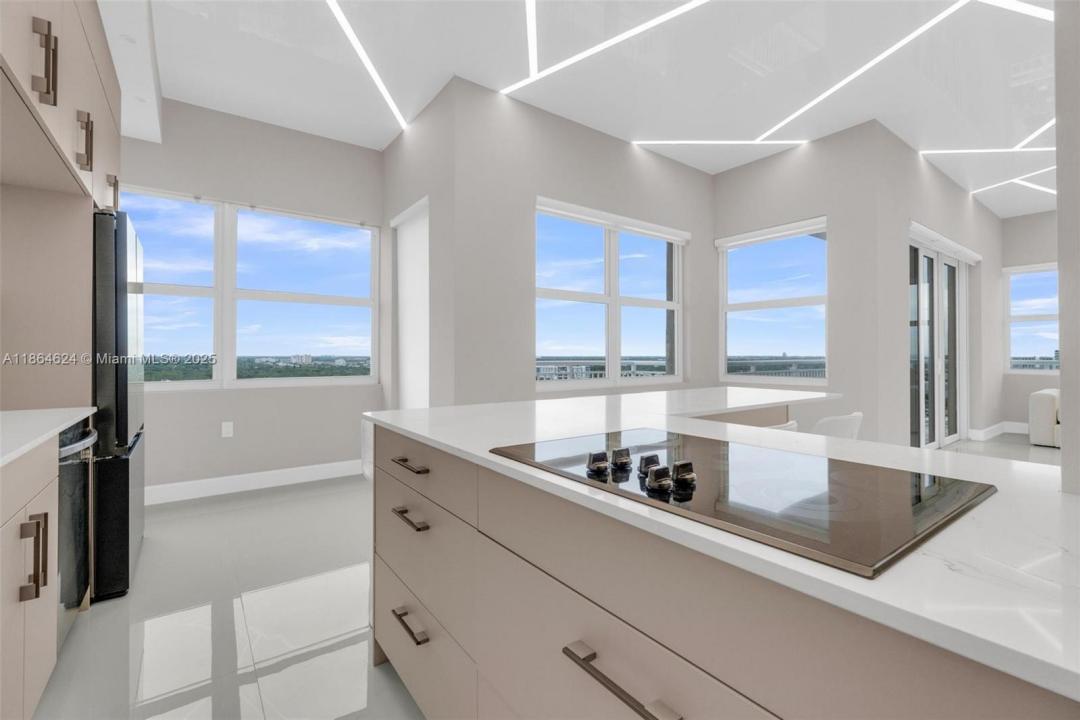 18011 Biscayne Blvd PH04, Aventura, فلوريدا 33160, الولايات المتحدة