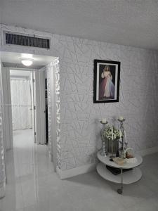 9410 Live Oak Pl 103, Davie, Florida 33324, USA