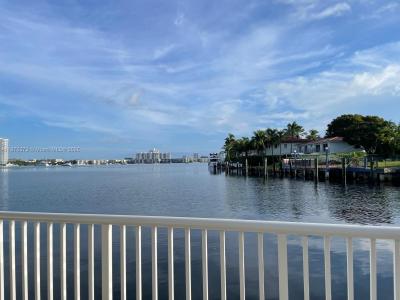 North Miami Beach, Florida 33160, USA