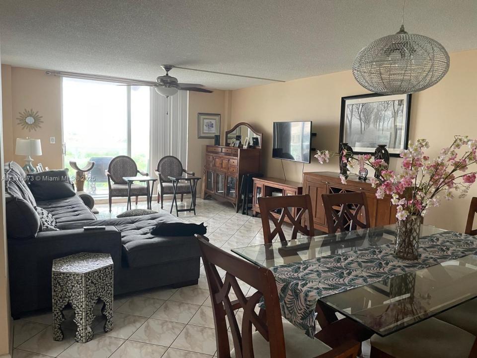 North Miami Beach, Flórida 33160, Estados Unidos