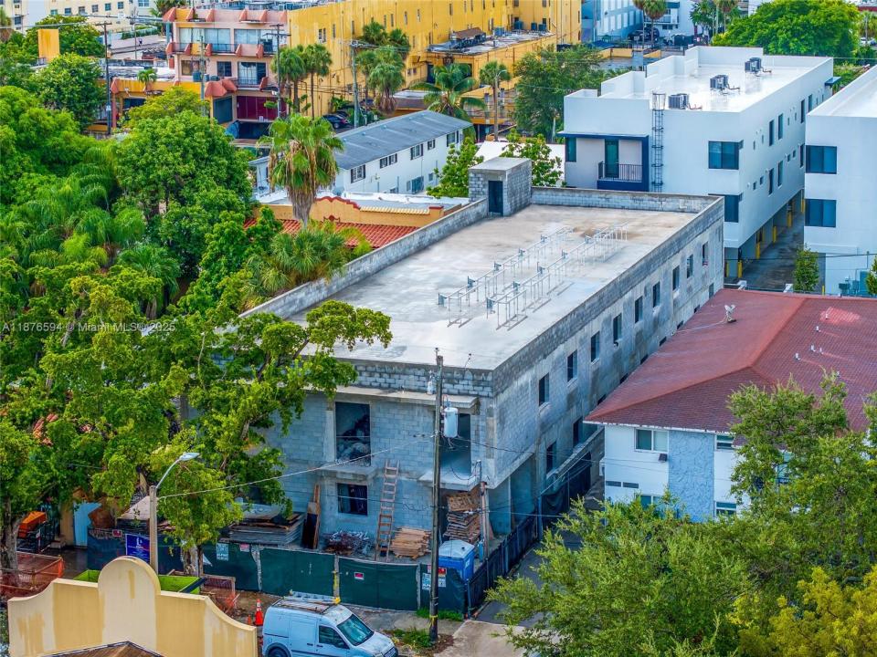 1254 SW 2nd St, Miami, Florida 33135, USA