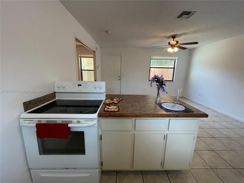 1832 My Pl J-39, West Palm Beach, פלורידה 33417, ארצות הברית של אמריקה 